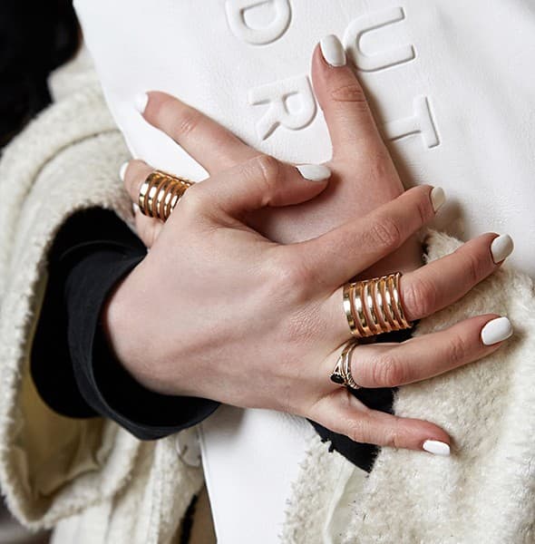 Paris-Street-Style-Neutrals-Gold-Adorn-London-3
